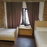 Pashai Hostel And Pizza Bar